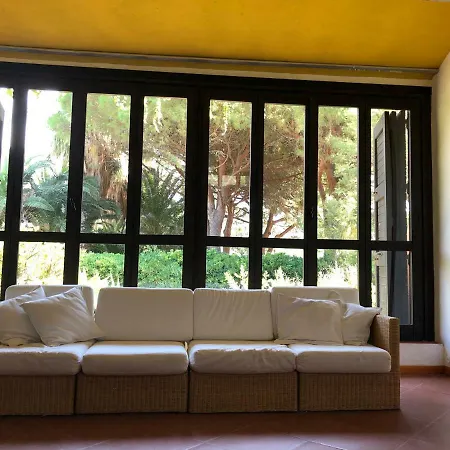 Karin Villa *